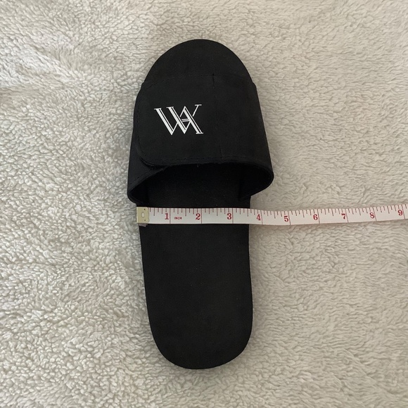 Waldorf Astoria Spa Slides Slippers - Picture 3 of 7